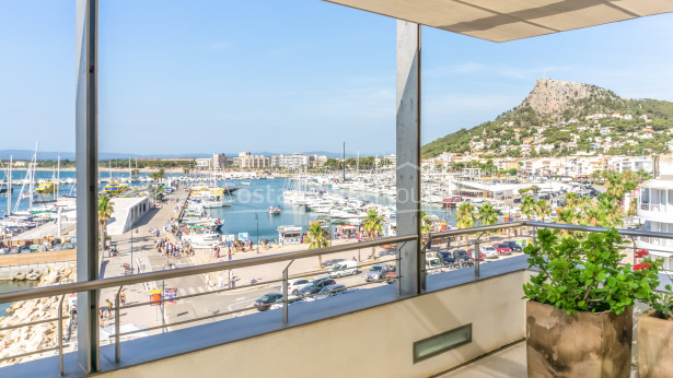 Dúplex en venda a l'Estartit amb fenomenal terrassa amb vistes al mar