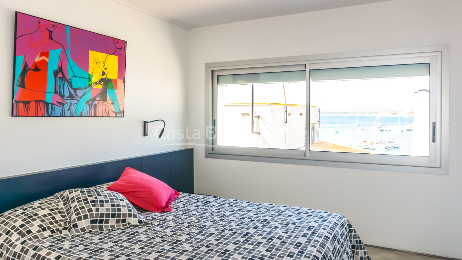 Apartamento dúplex en venta en Estartit con terraza con vistas al mar