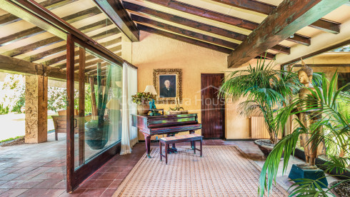 Exclusive property near Begur with large land and horse stables
