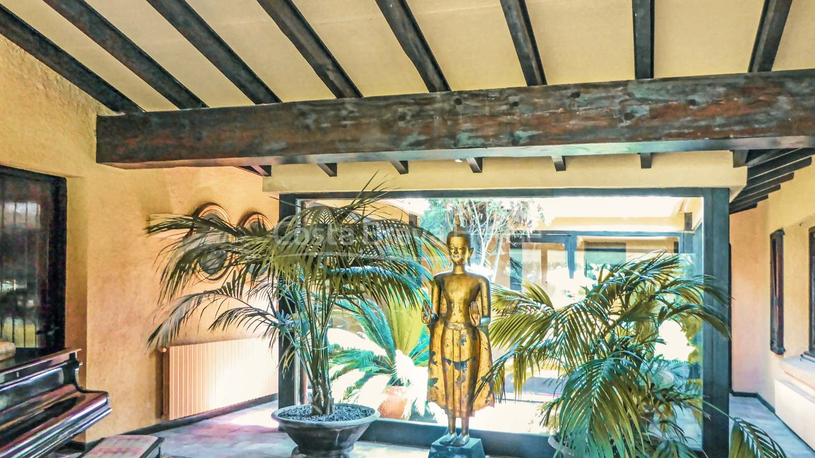 Exclusive property near Begur with large land and horse stables