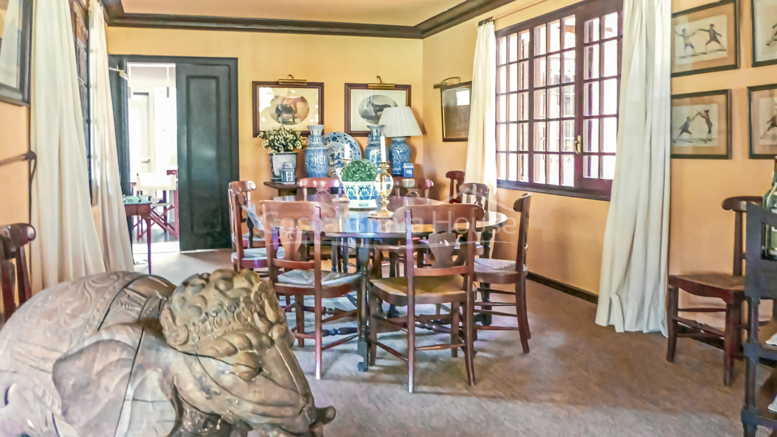 Exclusive property near Begur with large land and horse stables