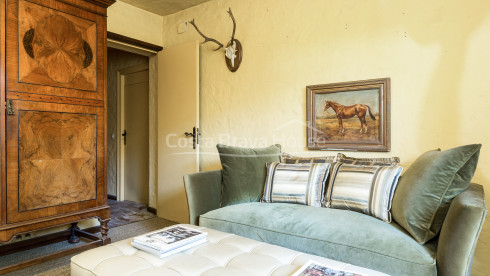 Exclusive property near Begur with large land and horse stables