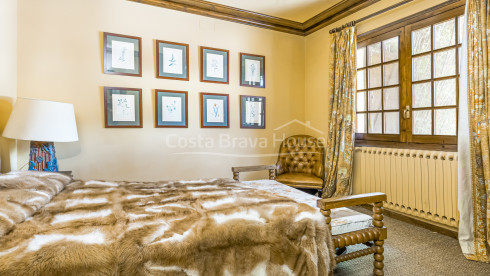 Exclusive property near Begur with large land and horse stables