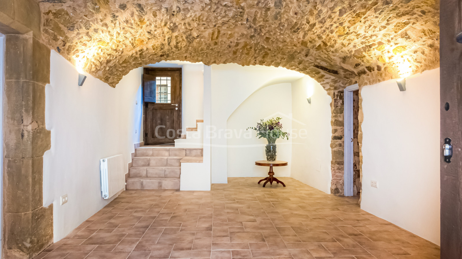 Maison en pierre restaurée et modernisée à vendre à Corçà