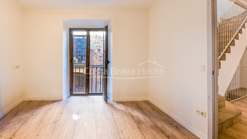 Maison en pierre restaurée et modernisée à vendre à Corçà