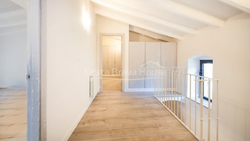 Maison en pierre restaurée et modernisée à vendre à Corçà