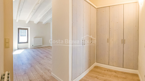Casa de poble restaurada i modernitzada en venda a Corçà