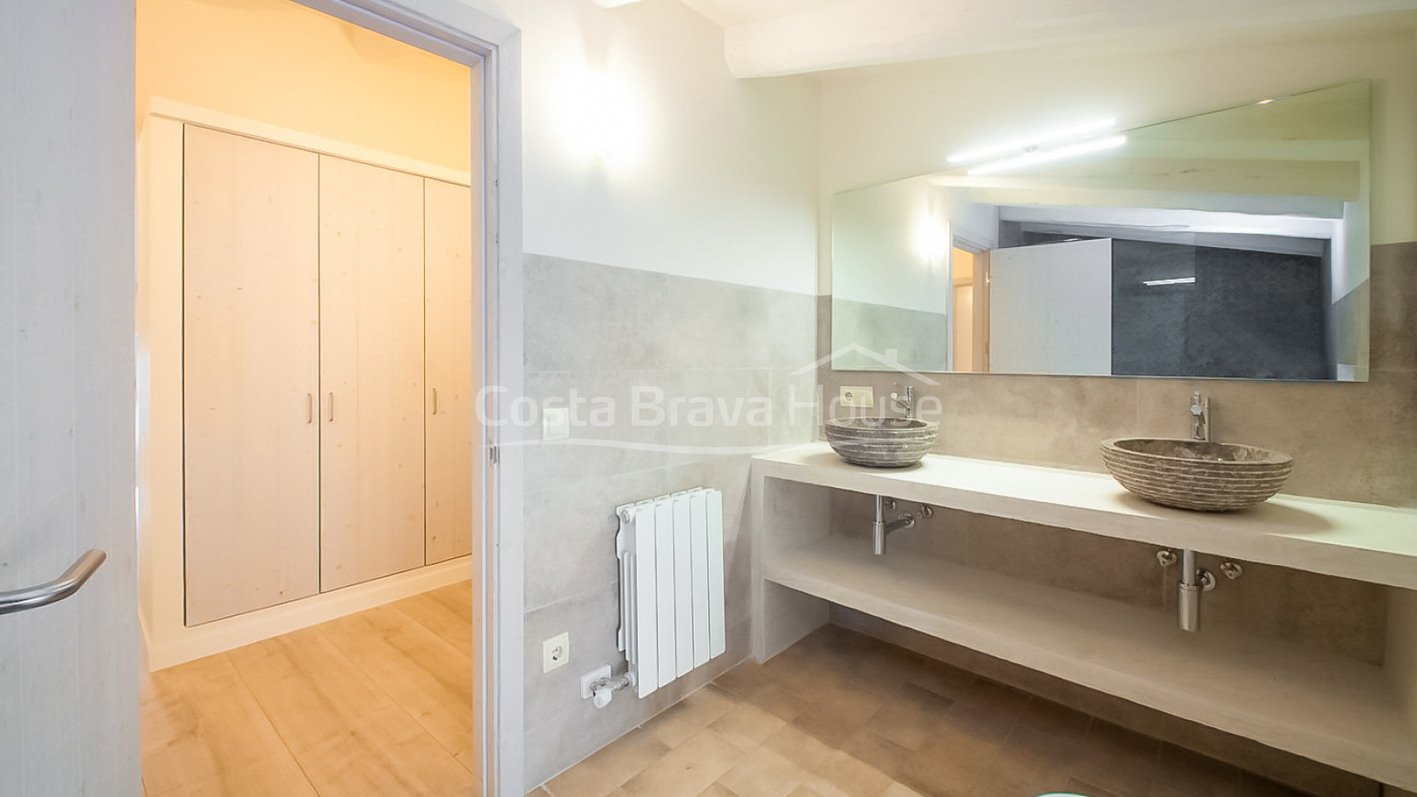 Maison en pierre restaurée et modernisée à vendre à Corçà