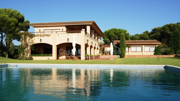 Villa de luxe avec 3,2 hectares de terrain à vendre à Llafranc
