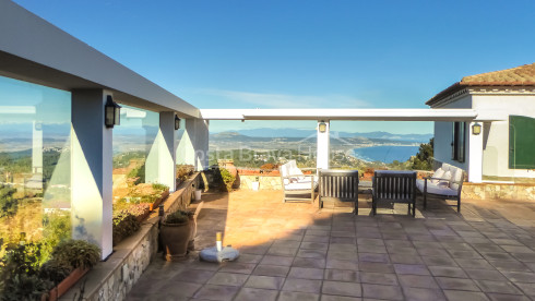 Casa con impresionantes vistas al mar en venta en Begur