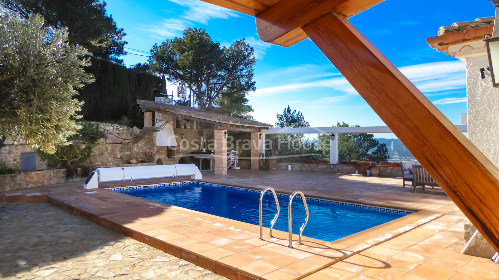 Casa con impresionantes vistas al mar en venta en Begur