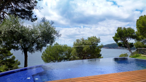 Fabulosa casa de luxe amb piscina desbordant en venda a Llafranc