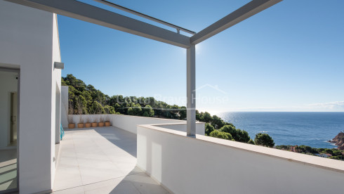 Casa de lujo con vistas al mar y piscina a 5 minutos de la playa de Tamariu