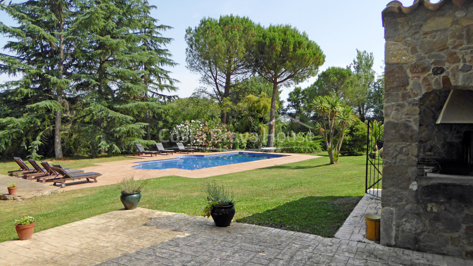 Exclusiva finca con dos masías catalanas en venta en Sant Martí Vell