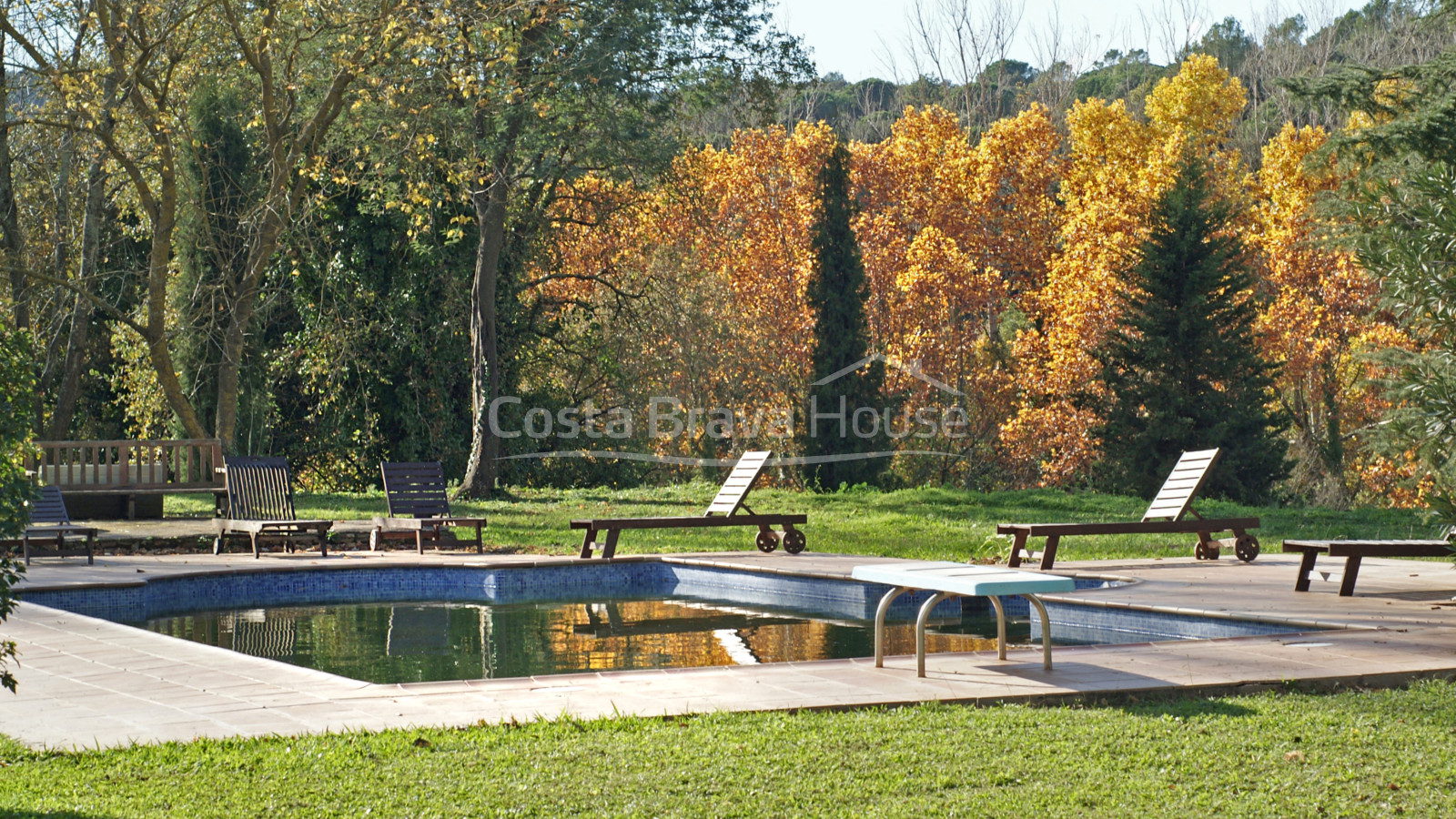 Exclusiva finca con dos masías catalanas en venta en Sant Martí Vell