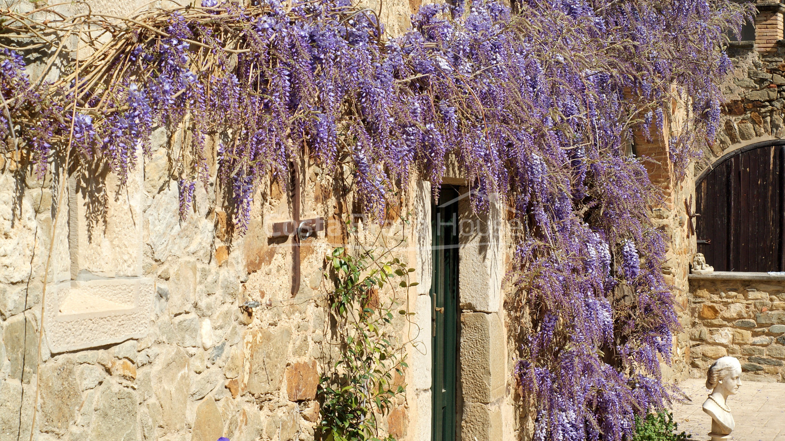 Exclusive finca with two Catalan masias for sale in Sant Martí Vell