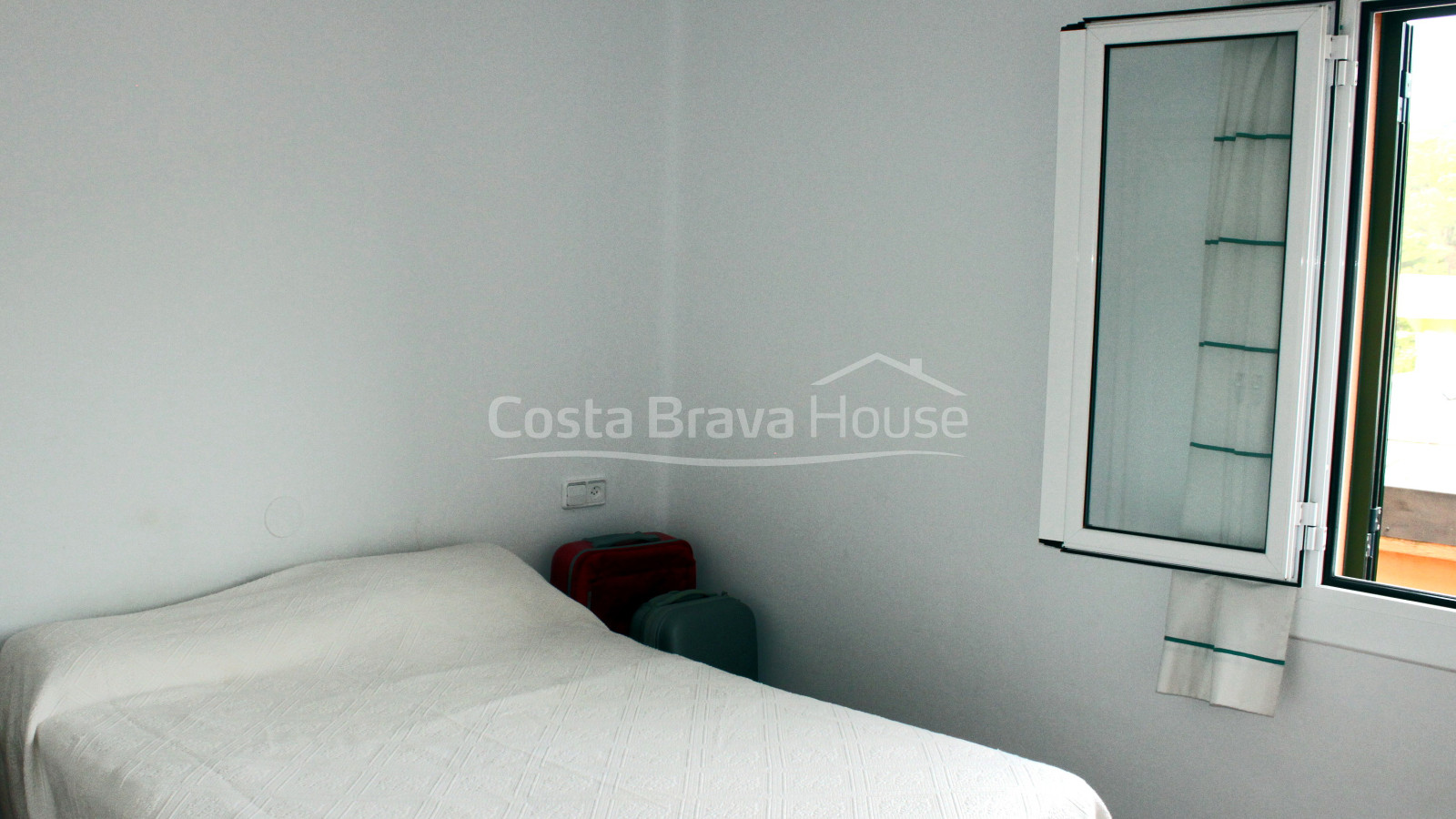 Apartamento reformado con 3 dormitorios en venta en Tamariu