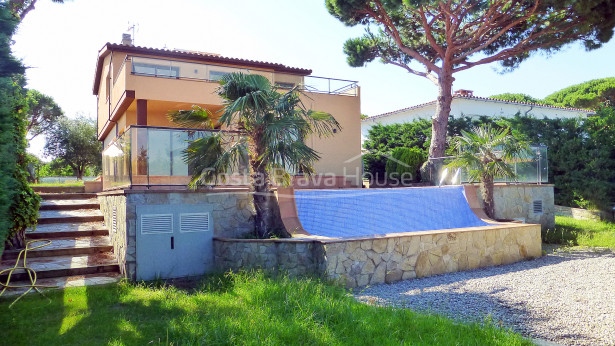 Maison avec piscine et vue mer à vendre à Agaró