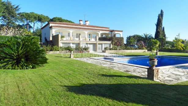 Vila d'alt standing en venda a Sant Feliu de Guíxols