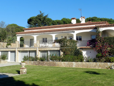 Vila d'alt standing en venda a Sant Feliu de Guíxols