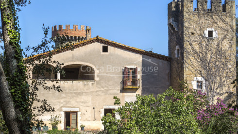 Exclusieve woning uit de 15e eeuw te koop in de Baix Empordà