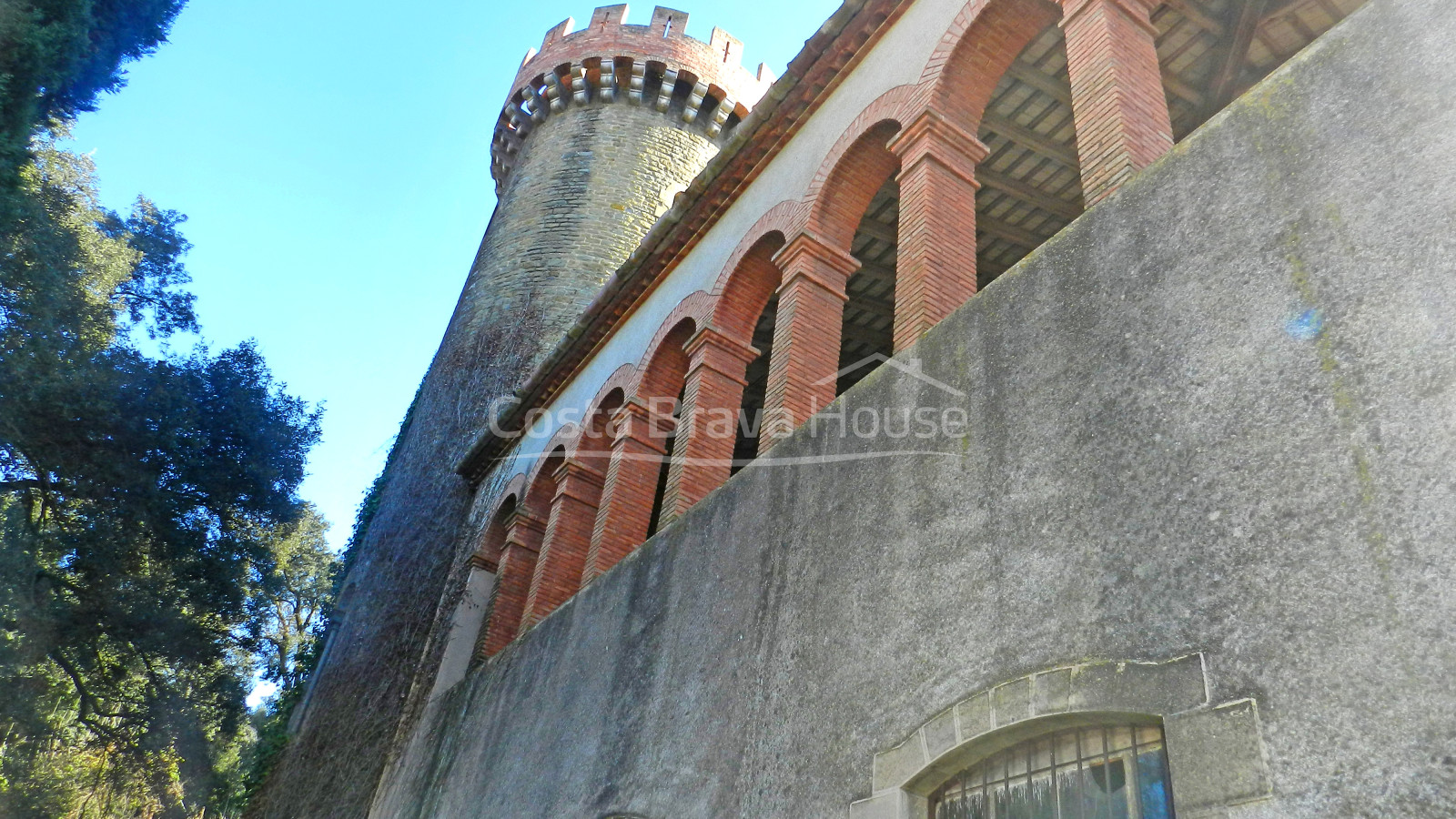 Exclusieve woning uit de 15e eeuw te koop in de Baix Empordà