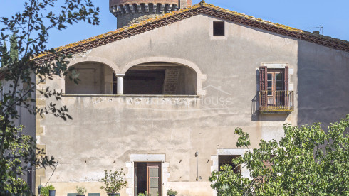 Propriété exclusive du XVe siècle à vendre dans le Baix Empordà