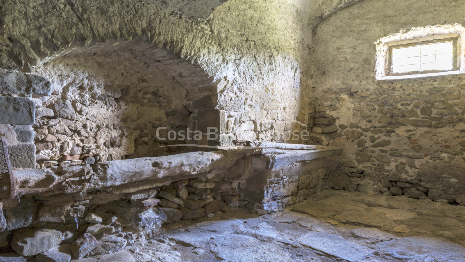Exclusieve woning uit de 15e eeuw te koop in de Baix Empordà