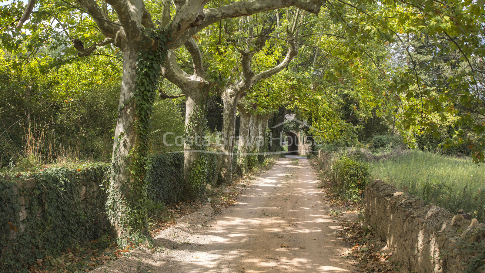 Exclusieve woning uit de 15e eeuw te koop in de Baix Empordà