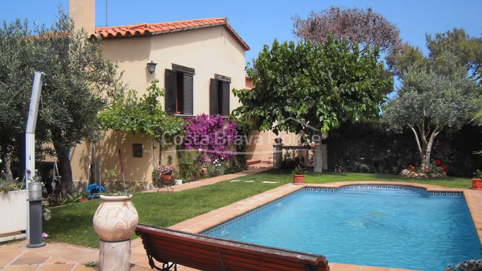 Xalet amb piscina en venda a prop de Begur i les seves platges