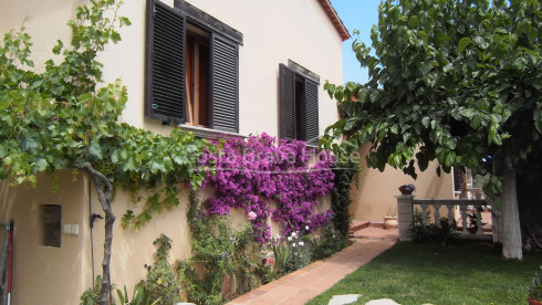 Villa with pool for sale near Begur and its beaches