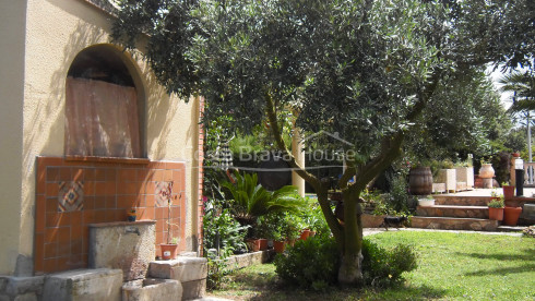 Xalet amb piscina en venda a prop de Begur i les seves platges
