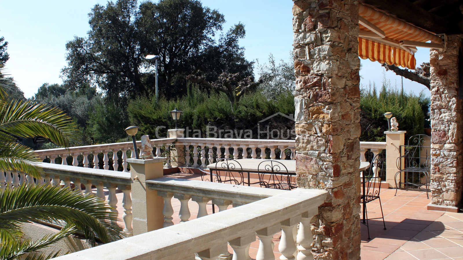 Xalet amb piscina en venda a prop de Begur i les seves platges