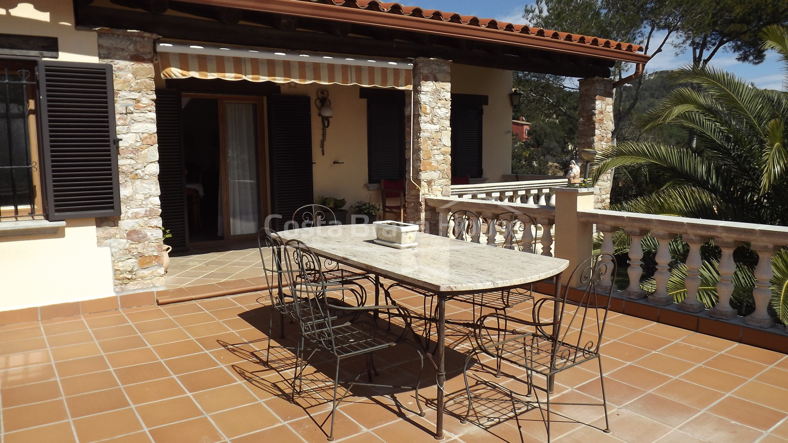 Xalet amb piscina en venda a prop de Begur i les seves platges