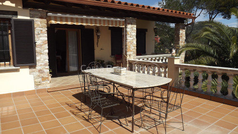Xalet amb piscina en venda a prop de Begur i les seves platges