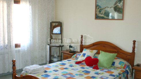 Villa with pool for sale near Begur and its beaches