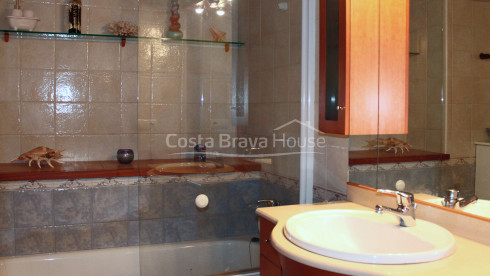 Xalet amb piscina en venda a prop de Begur i les seves platges