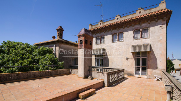 Exclusiva villa modernista en venta en el centro de Palafrugell