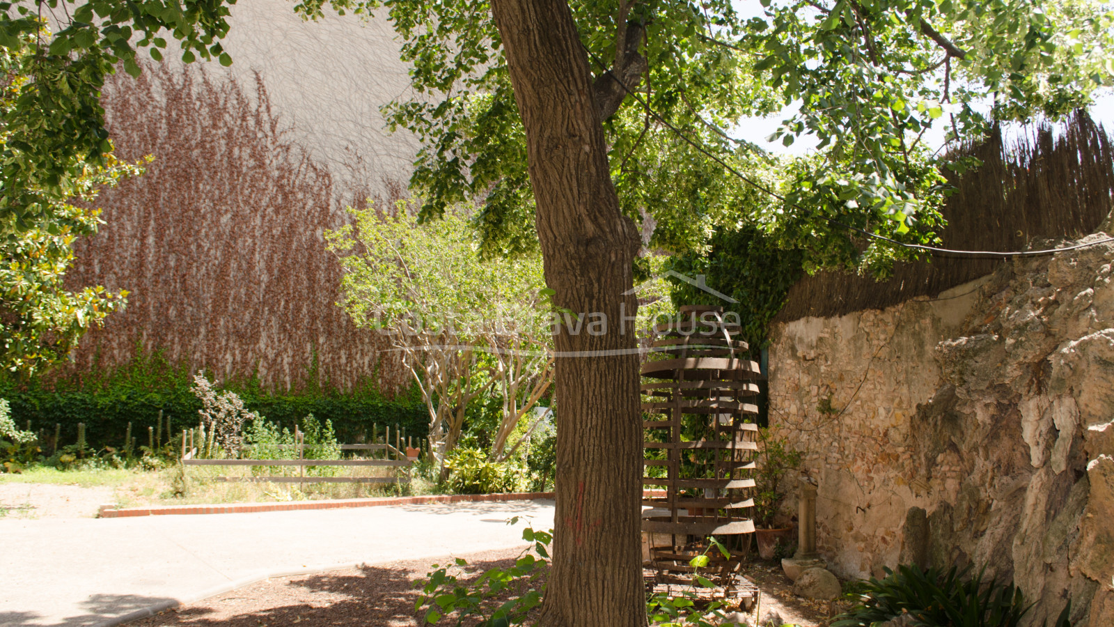 Very exclusive modernist villa for sale in the centre of Palafrugell