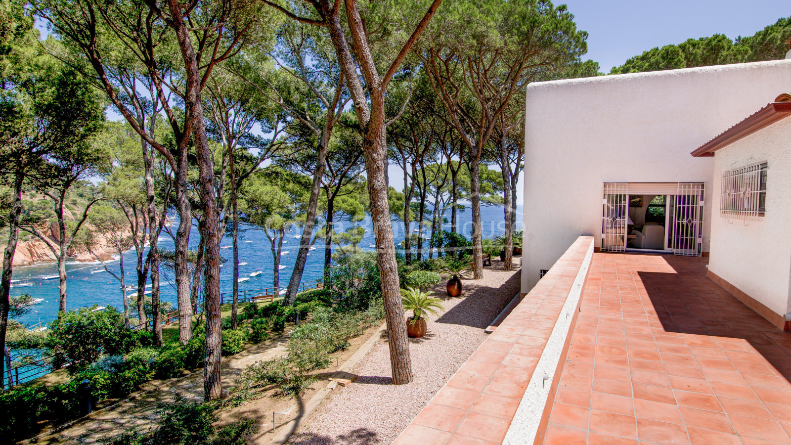 Vila de luxe a primera línia de mar a Tamariu, amb increïbles vistes a la mar i jardí amb piscina