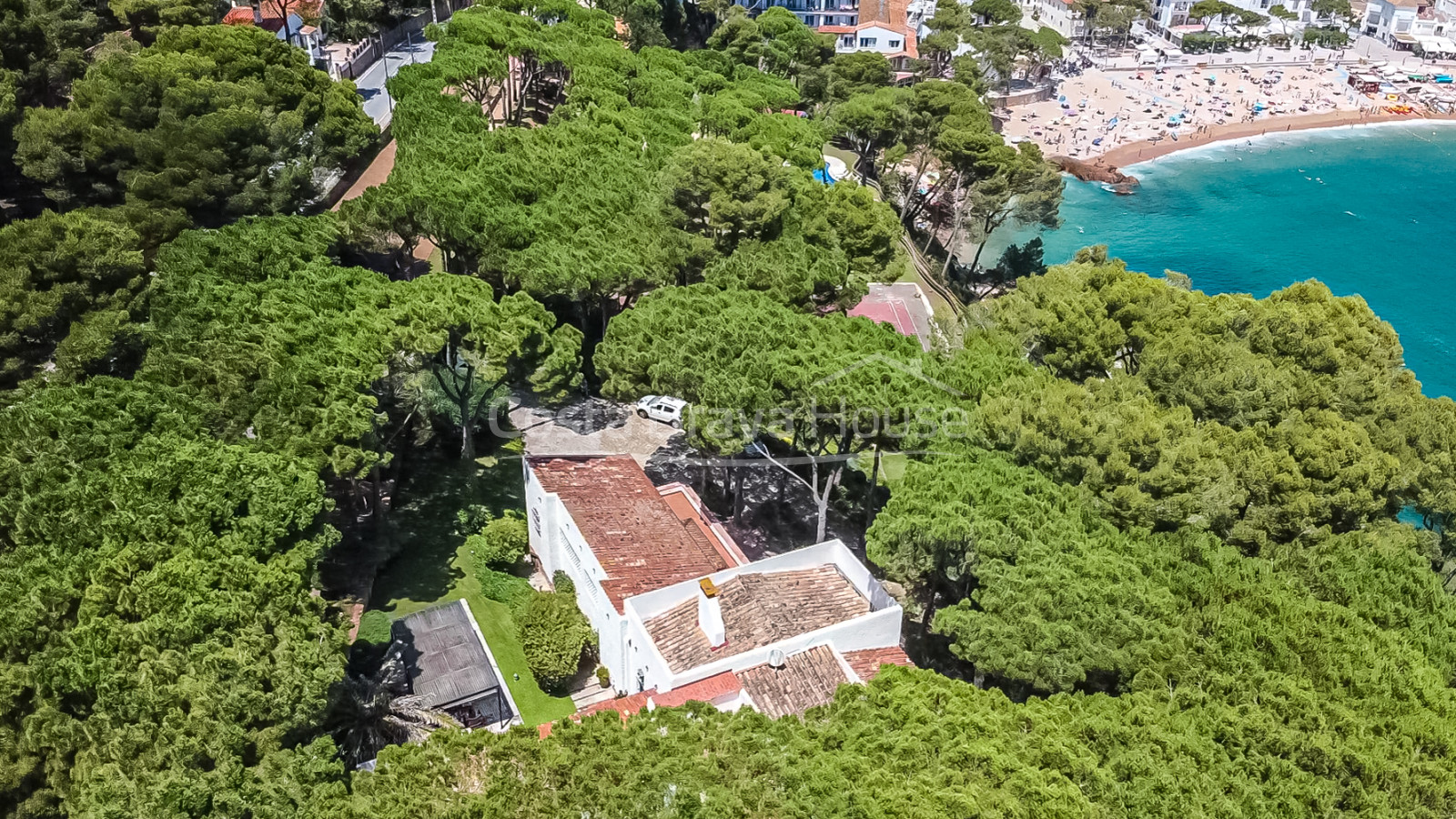 Vila de luxe a primera línia de mar a Tamariu, amb increïbles vistes a la mar i jardí amb piscina