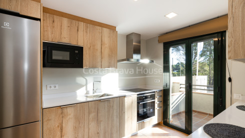 Appartement avec terrasse et piscine à Begur, à 5 minutes de la plage Sa Riera