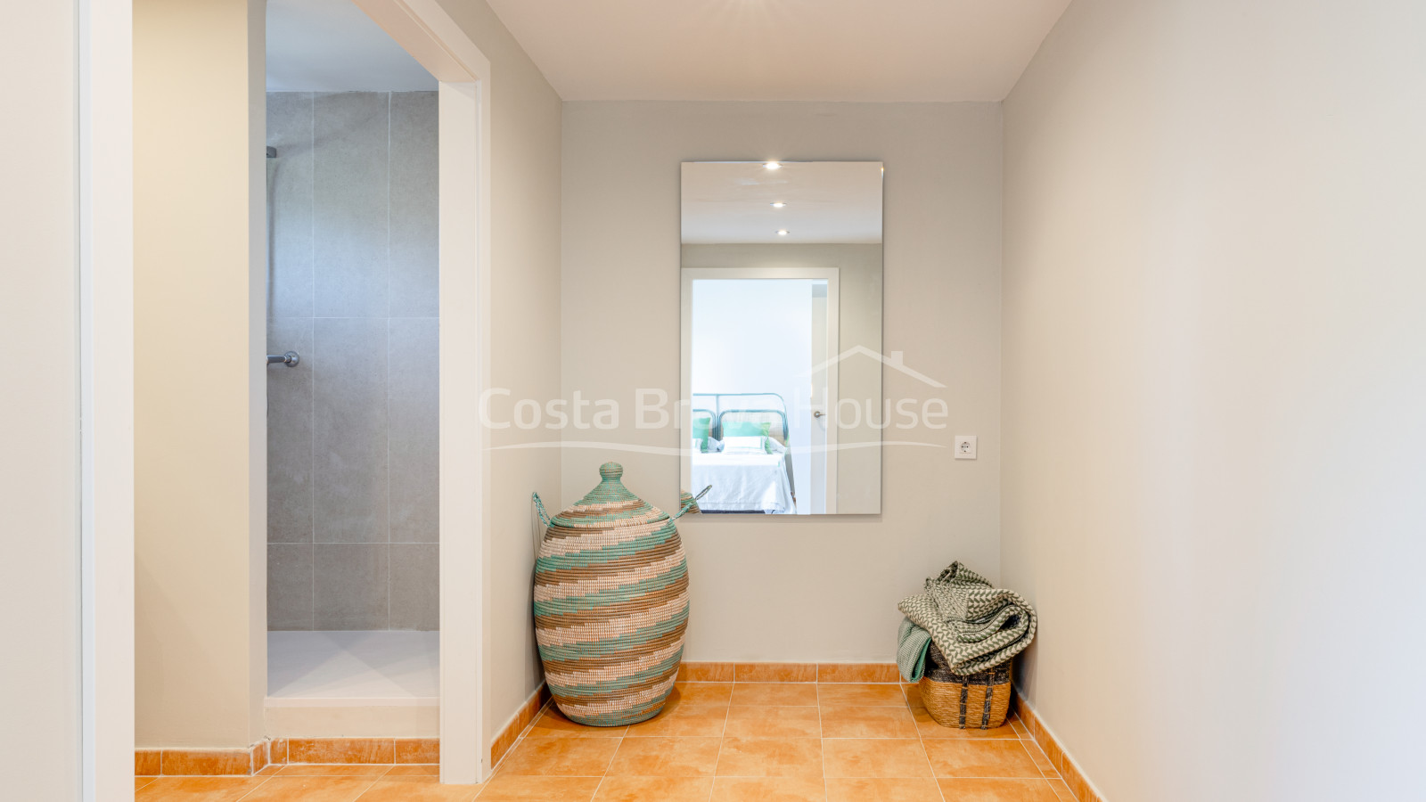 Appartement avec terrasse et piscine à Begur, à 5 minutes de la plage Sa Riera