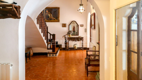 Unique property for sale next to the wall of Tossa de Mar, in the heart of the medieval quarter