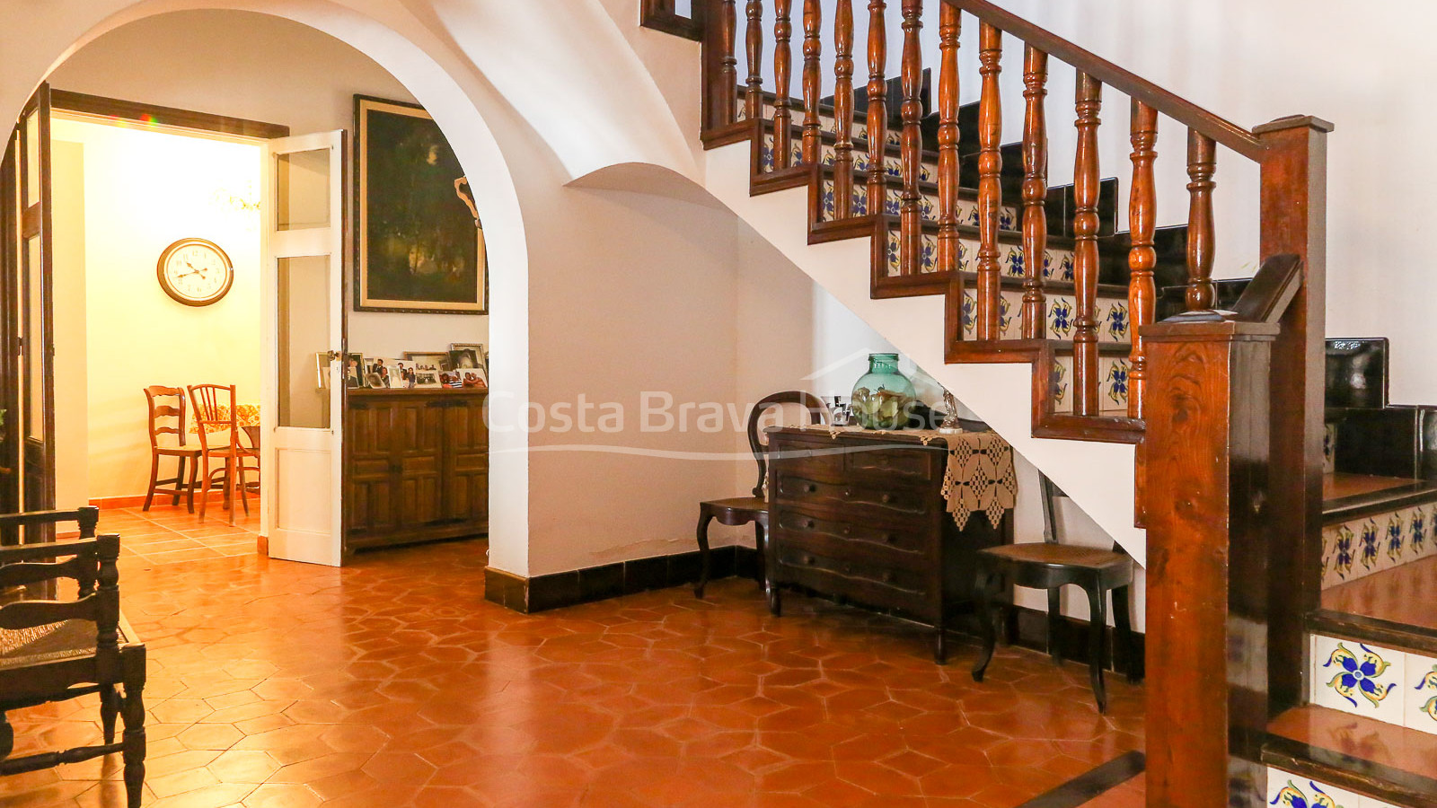 Unique property for sale next to the wall of Tossa de Mar, in the heart of the medieval quarter