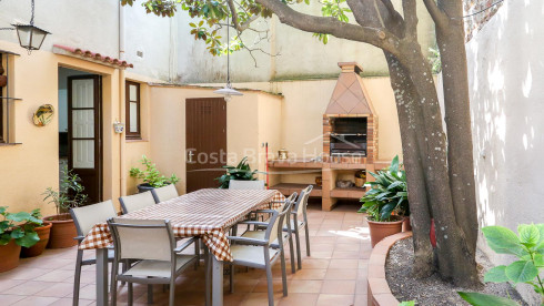 Unique property for sale next to the wall of Tossa de Mar, in the heart of the medieval quarter