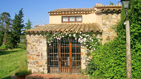 Masia del S. XV restaurada en venda a prop de Calella de Palafrugell