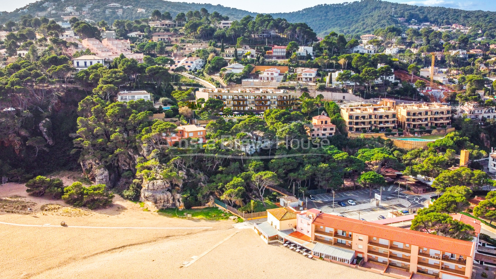 New construction apartment between Begur and Pals with sea views, pool and garage