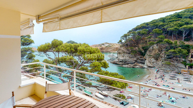 Apartamento primera línea de mar cala Sa Tuna Begur