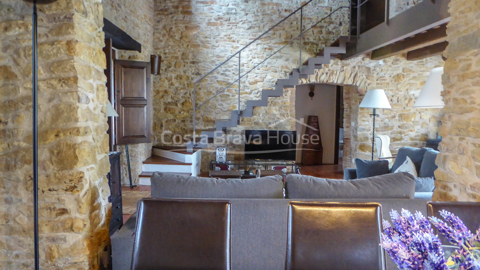 Charming property for annual rent in Sant Feliu de Boada